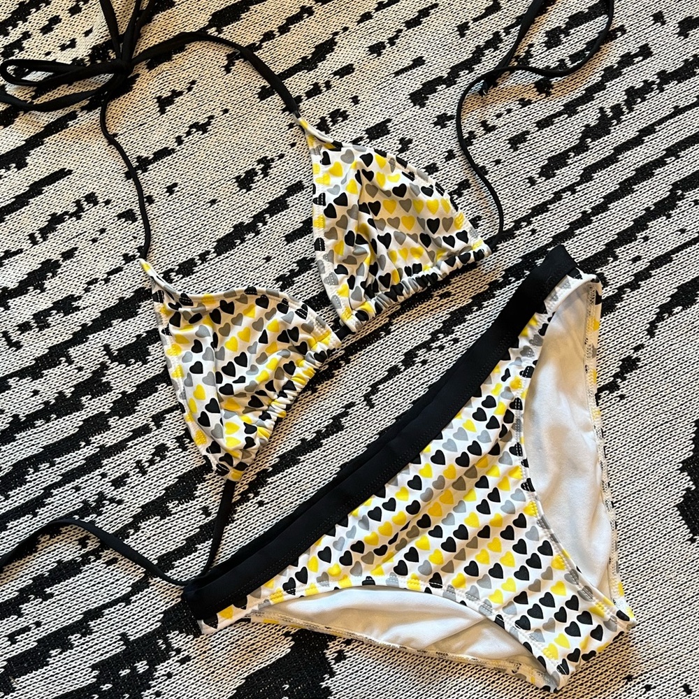 Black and Yellow Heart Bikini Top and Bottom Set Medium Triangle Waterfront Surf